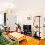 Guestready - A Contemporary Refuge Near Sacre-Coeur